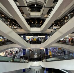 Bangkok,,Thailand,,July,7,,2024:,People,And,Tourists,Go,Shopping